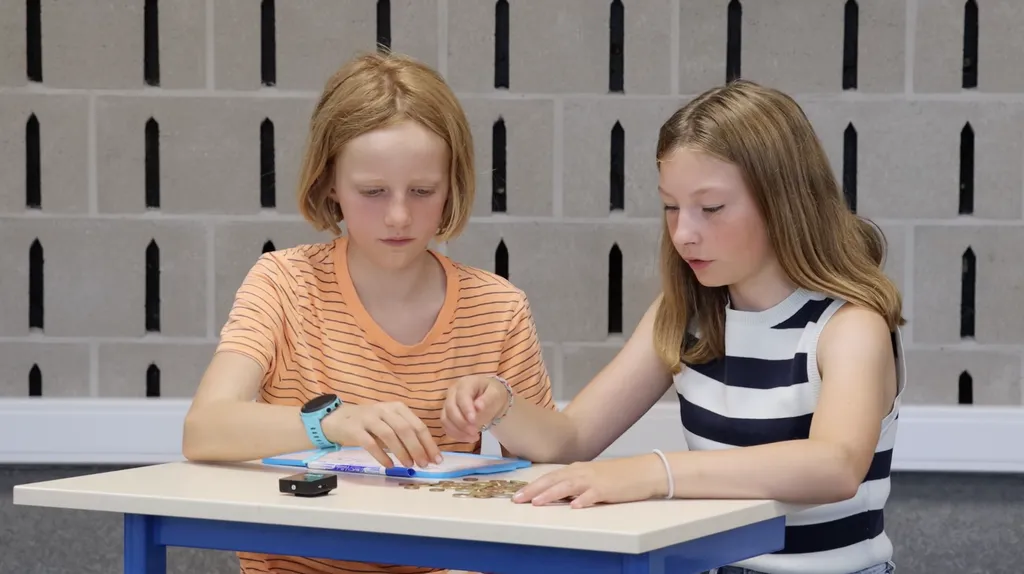 Kinderen met dyspraxie aan het oefenen